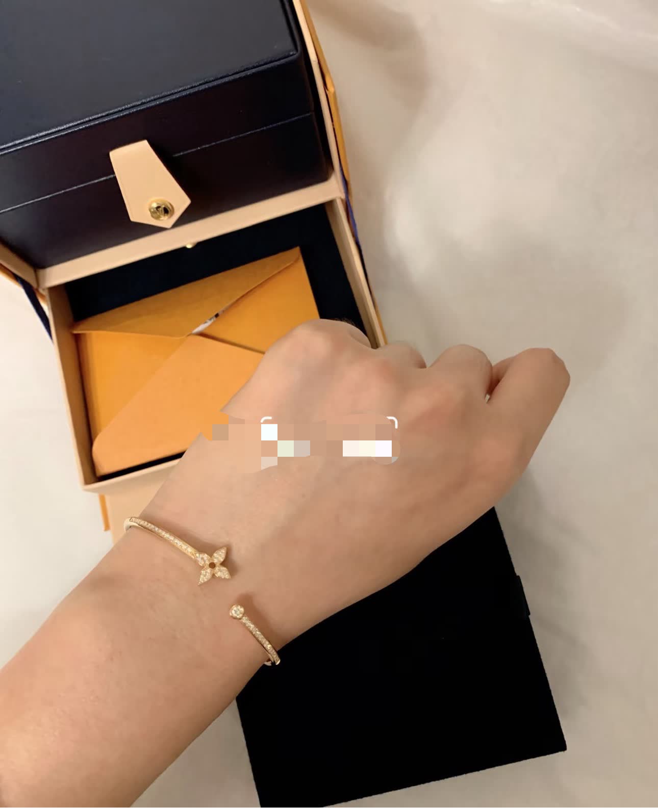 Louis Vuitton Elegant Rose Gold Diamond Bangle Bracelet